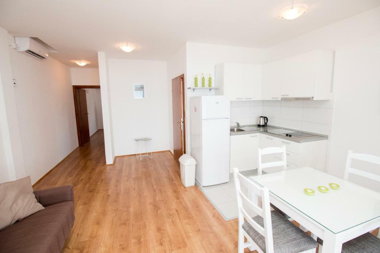 Apartments Liber Lokva Rogoznica Eksteriør billede